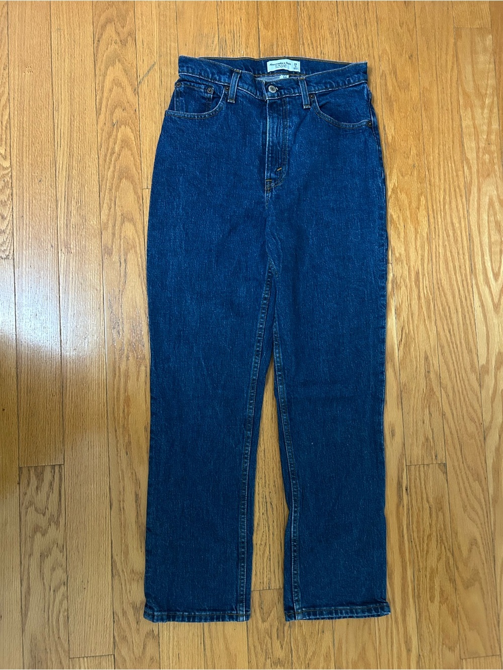 Abercrombie Curve Love ‘90s Straight Ultra High Rise jeans